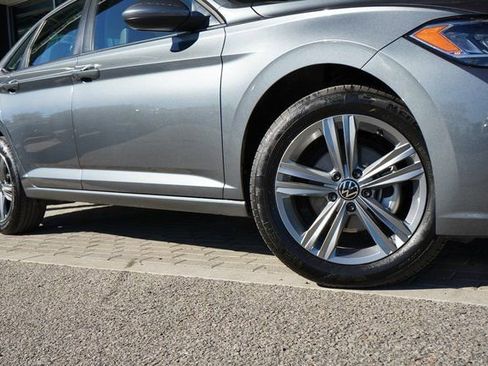 Used 2024 Volkswagen Jetta SE image 10