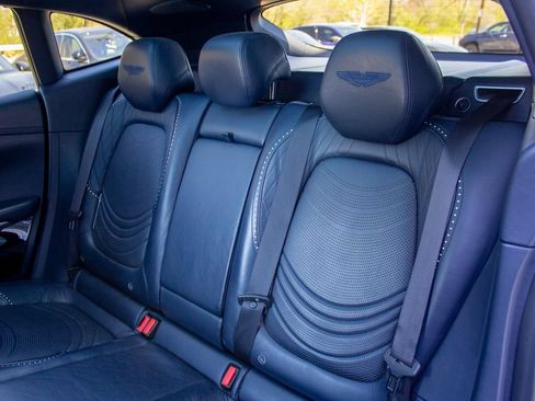 Used 2022 Aston Martin DBX AWD/4WD image 22