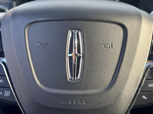 Used 2022 Lincoln Nautilus Reserve image 18