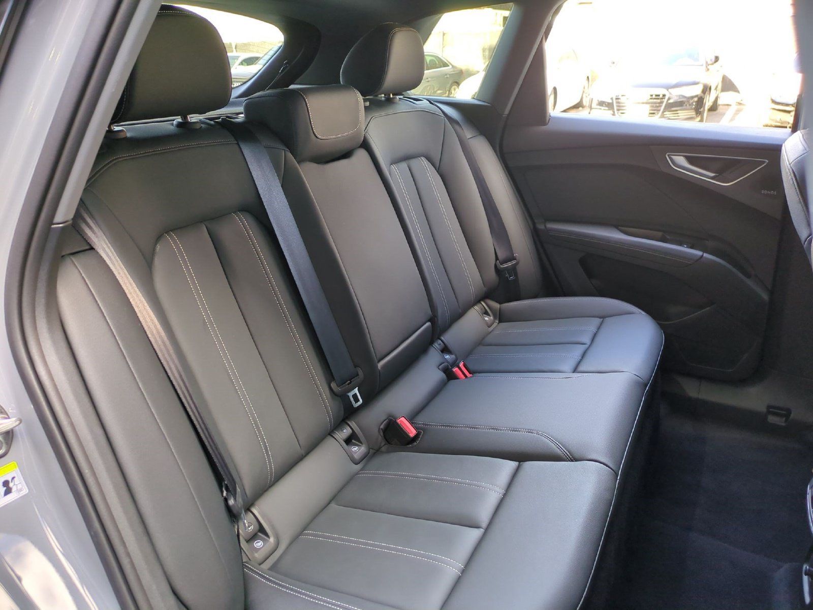 Used 2023 Audi Q4 e-tron Prestige AWD/4WD image 28