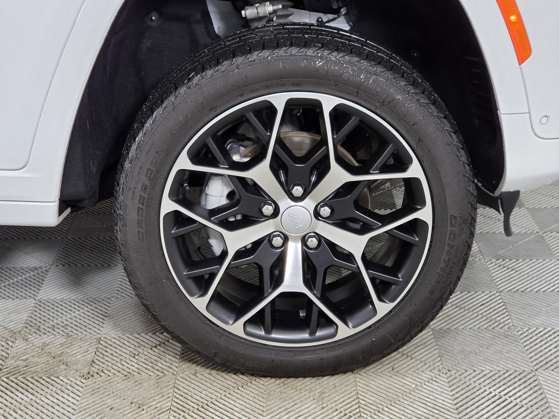 Used 2024 Jeep Grand Cherokee Summit AWD/4WD image 49