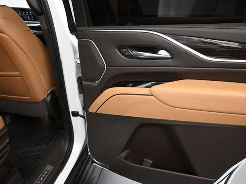 Used 2021 Cadillac Escalade Sport w/ LPO, Illumination Package AWD/4WD image 27