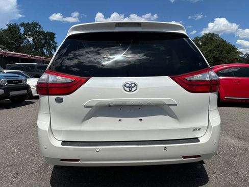 Used 2015 Toyota Sienna XLE Premium FWD image 8