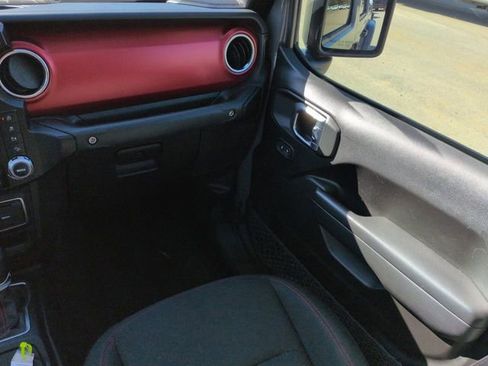 Used 2023 Jeep Gladiator Rubicon w/ LED Lighting Group image 18