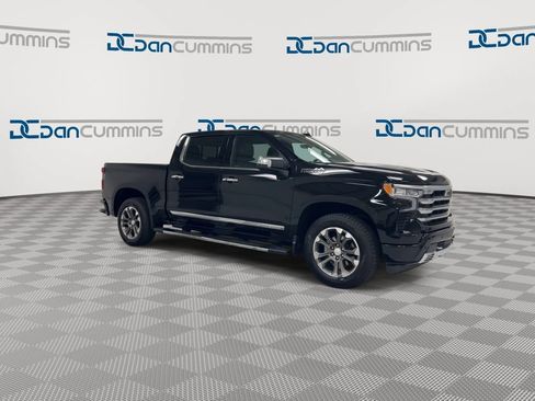 Used 2023 Chevrolet Silverado 1500 High Country w/ Technology Package AWD/4WD image 2