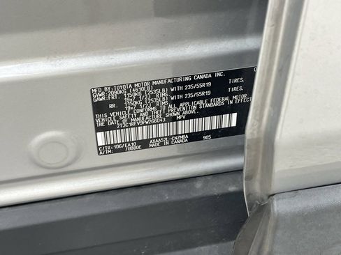 Used 2023 Toyota RAV4 XLE Premium image 10