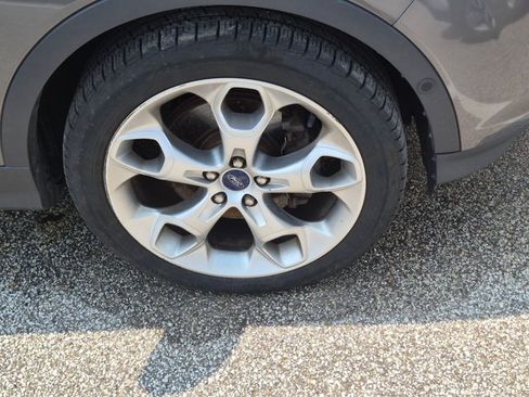 Used 2014 Ford Escape Titanium w/ Equipment Group 401A AWD/4WD image 8