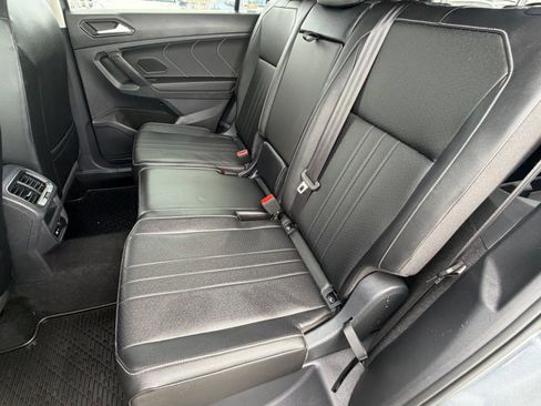 Used 2022 Volkswagen Tiguan SE FWD image 20