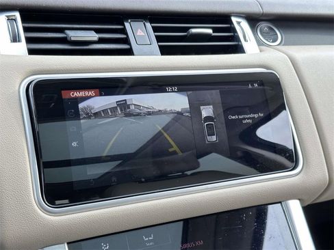 Used 2018 Land Rover Range Rover Sport HSE image 4