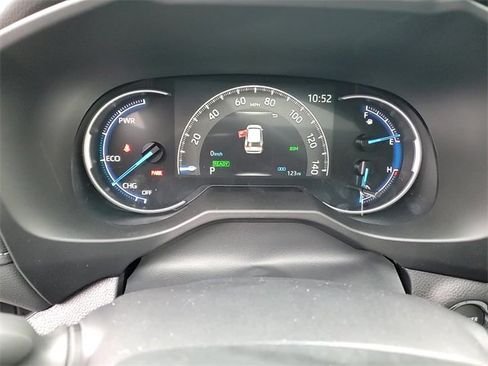 Used 2025 Toyota RAV4 XLE w/ Convenience Package image 16