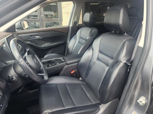 Used 2021 Nissan Rogue SV w/ Premium Package image 13