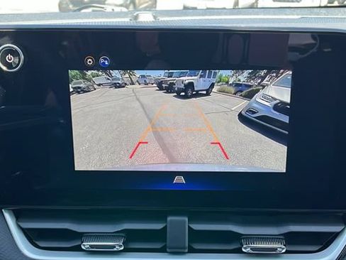 Used 2025 Chevrolet Equinox LT FWD image 23