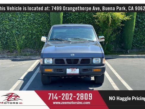 Used 1995 Nissan Pickup 2WD Regular Cab image 3