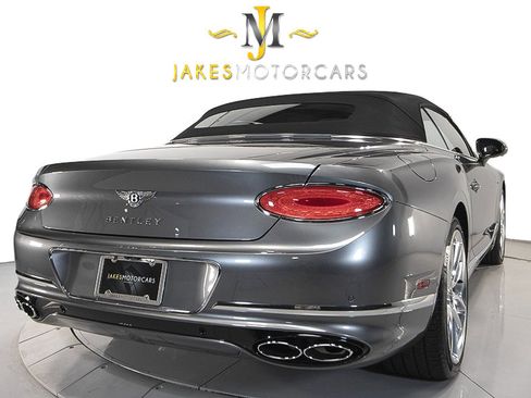 Used 2021 Bentley Continental GT image 13