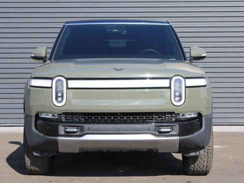 Used 2023 Rivian R1S Launch Edition image 2