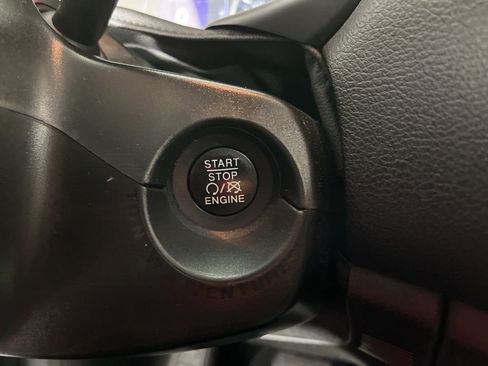 Used 2020 Jeep Renegade Latitude image 32