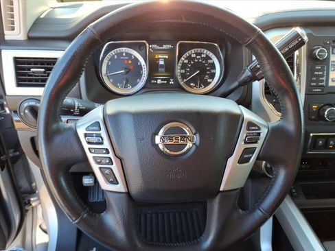 Used 2018 Nissan Titan SV w/ SV Convenience Package image 29