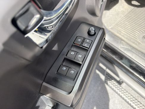 Used 2023 Toyota Tacoma TRD Off-Road AWD/4WD image 10