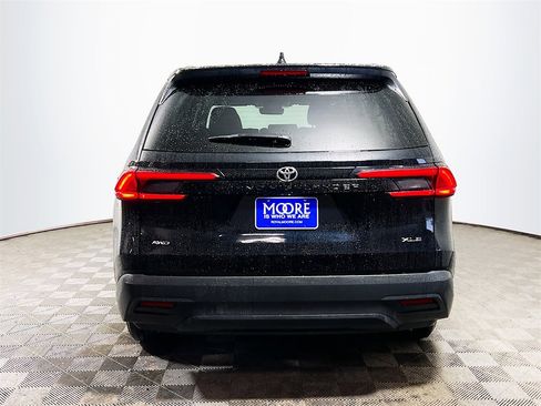 Used 2025 Toyota Grand Highlander AWD image 7