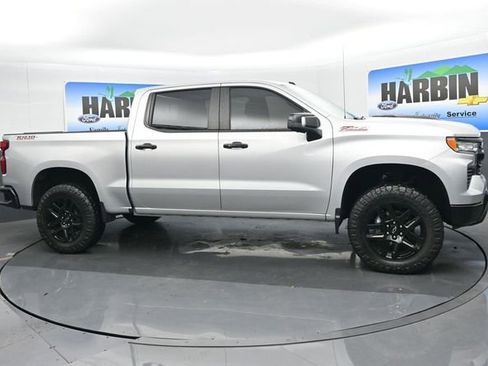 Used 2022 Chevrolet Silverado 1500 LT Trail Boss w/ LT Trail Boss Premium Package AWD/4WD image 7