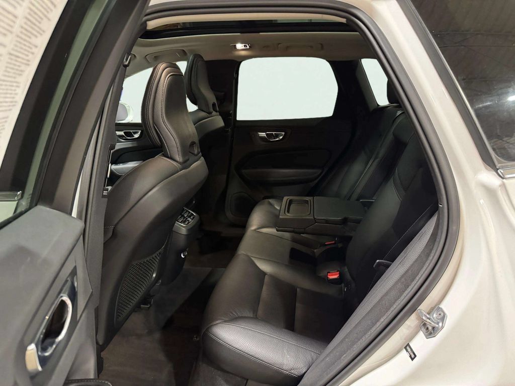 Used 2020 Volvo XC60 T5 Inscription w/ Protection Package AWD/4WD image 23