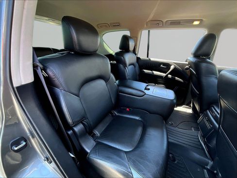 Used 2022 Nissan Armada SL w/ Captain's Chairs Package AWD/4WD image 25