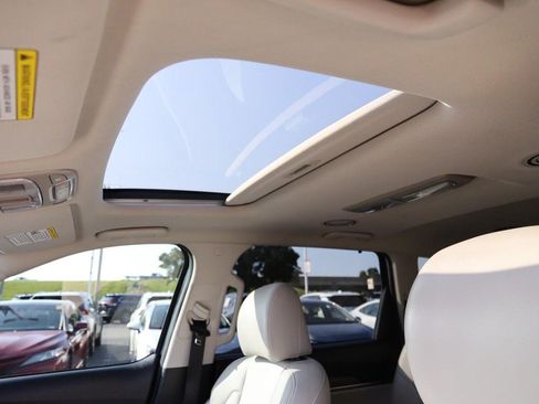 Used 2022 Kia Telluride EX w/ EX Premium Package FWD image 9