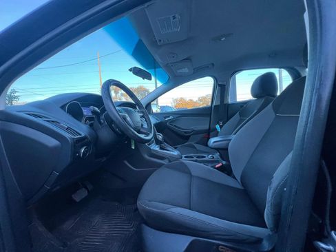 Used 2013 Ford Focus SE FWD image 6