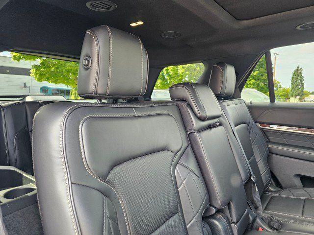 Used 2019 Ford Explorer Platinum AWD/4WD image 14