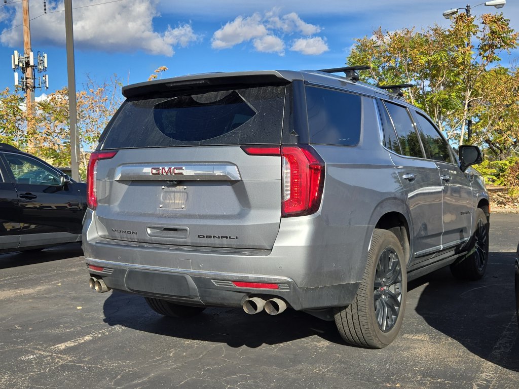 Used 2024 GMC Yukon Denali w/ Advanced Technology Package AWD/4WD image 9