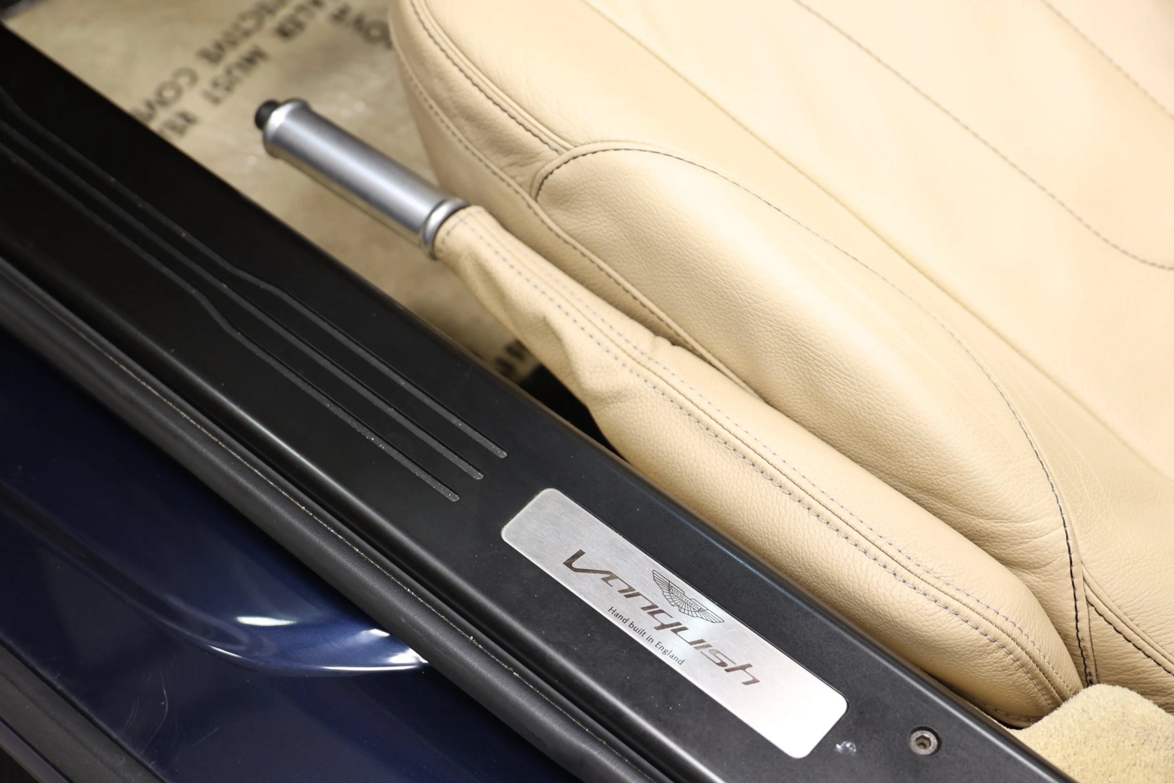 Used 2016 Aston Martin Vanquish Volante RWD image 15