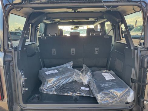 New 2025 Ford Bronco Badlands image 10