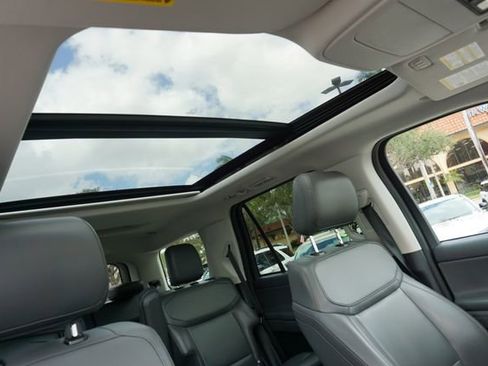 Used 2025 Ford Expedition Active image 6