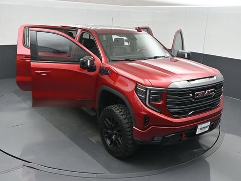 Used 2024 GMC Sierra 1500 AT4 w/ Technology Package AWD/4WD image 58