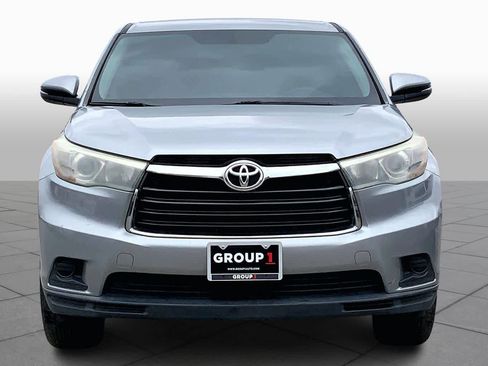 Used 2015 Toyota Highlander LE image 4