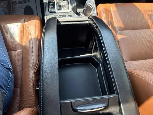 Used 2017 Toyota Highlander Limited AWD/4WD image 25