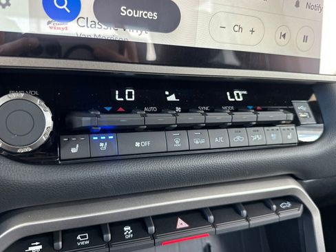 New 2026 Toyota Tundra Limited AWD/4WD image 24