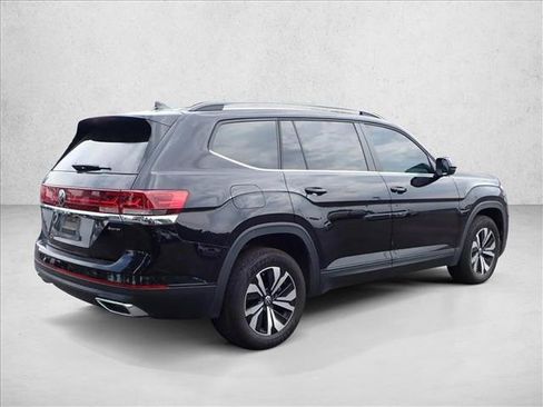 Used 2024 Volkswagen Atlas SE AWD/4WD image 3