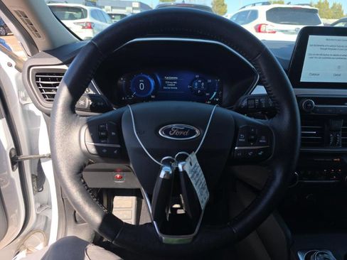 Used 2020 Ford Escape SE Sport image 8