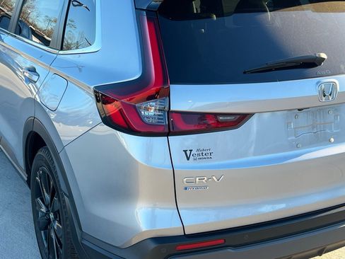 Used 2024 Honda CR-V Sport Touring image 12
