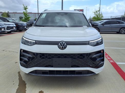 New 2026 Volkswagen Tiguan SE R-Line FWD image 5