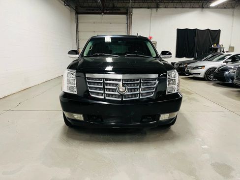 Used 2007 Cadillac Escalade AWD w/ Information Package image 3