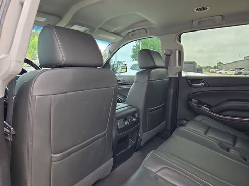 Used 2019 Chevrolet Suburban LT RWD image 16