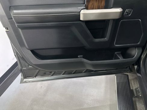 Used 2019 Ford F150 Lariat w/ Equipment Group 502A Luxury AWD/4WD image 36