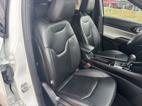 Used 2025 Jeep Compass Limited AWD/4WD image 37