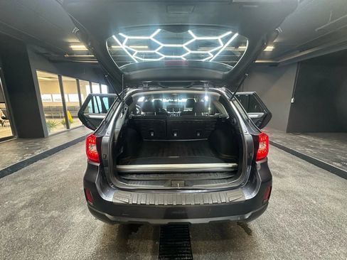 Used 2017 Subaru Outback 2.5i Premium image 32