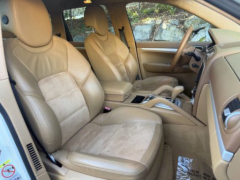 Used 2008 Porsche Cayenne GTS image 17