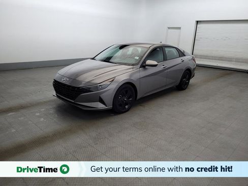 Used 2023 Hyundai Elantra SEL w/ Preferred Accessory Package FWD image 1