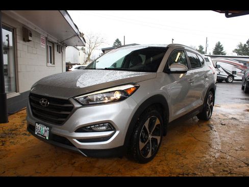 Used 2016 Hyundai Tucson Sport image 1