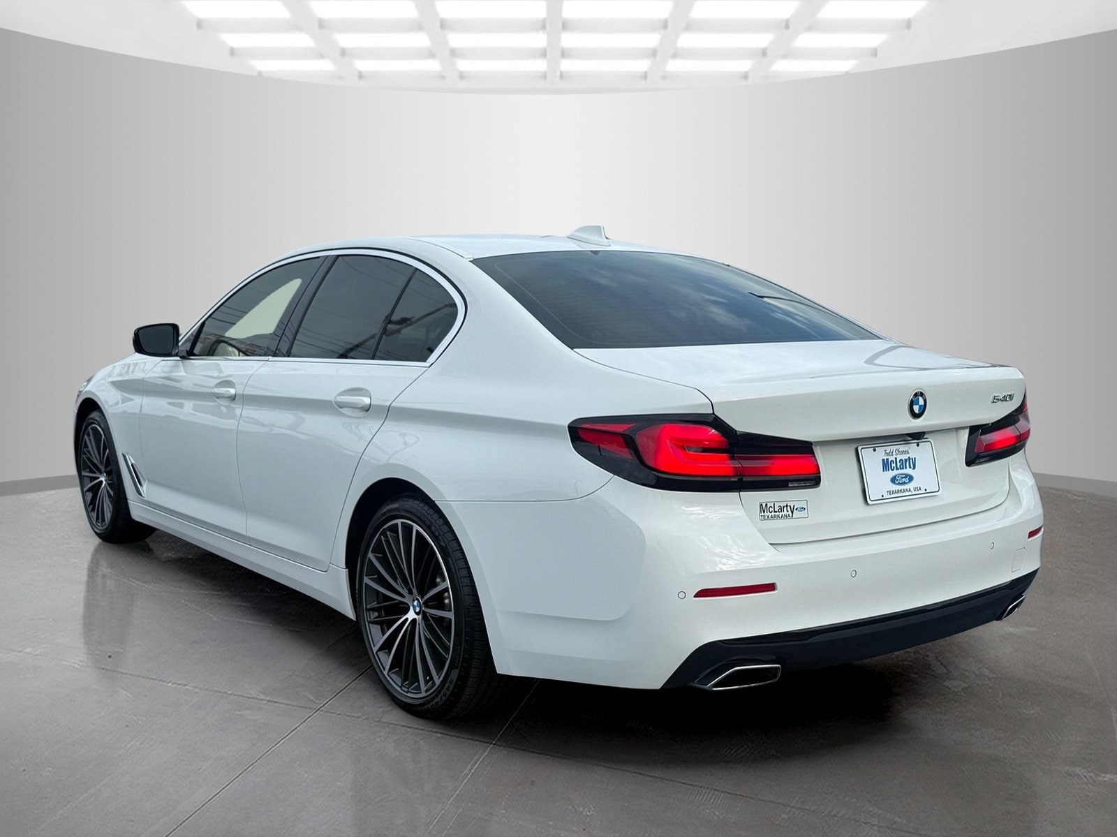 Used 2023 BMW 540i w/ Executive Package RWD image 4